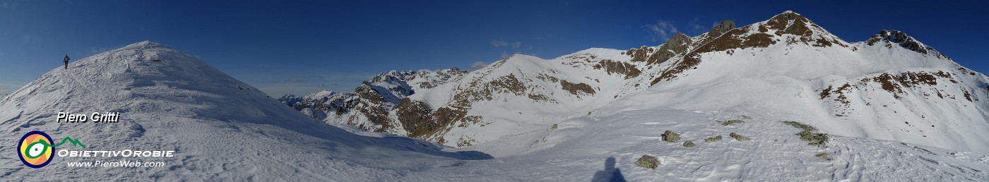 36 Dal colletto d'Avaro saliamo a sx per il Monte Avaro.jpg